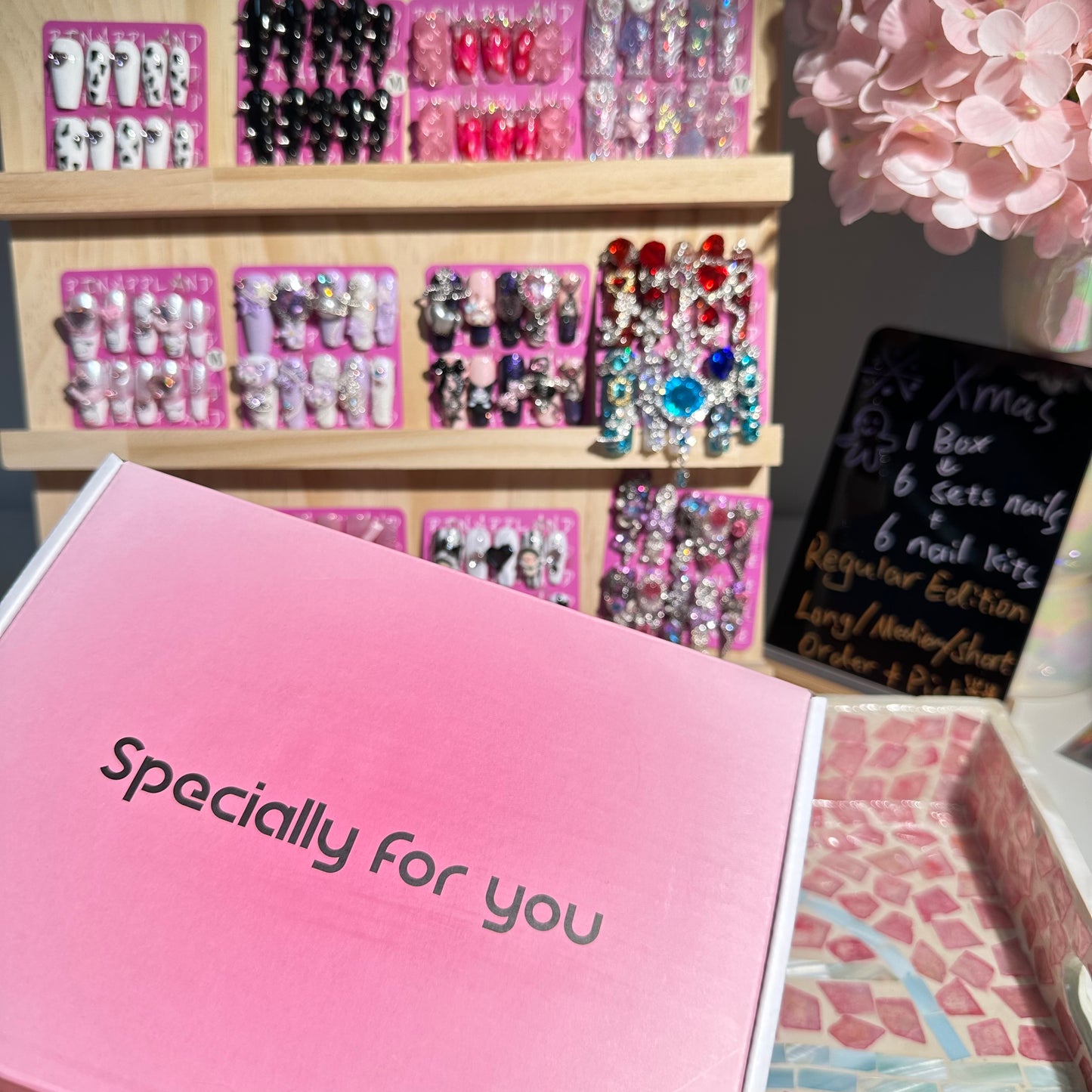 [TreasureBox] 6+1 Sets Of 24PCS Press On Nails