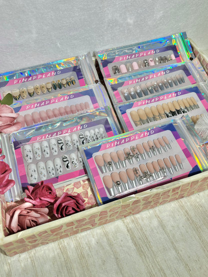 [TreasureBox] 6+1 Sets Of 24PCS Press On Nails